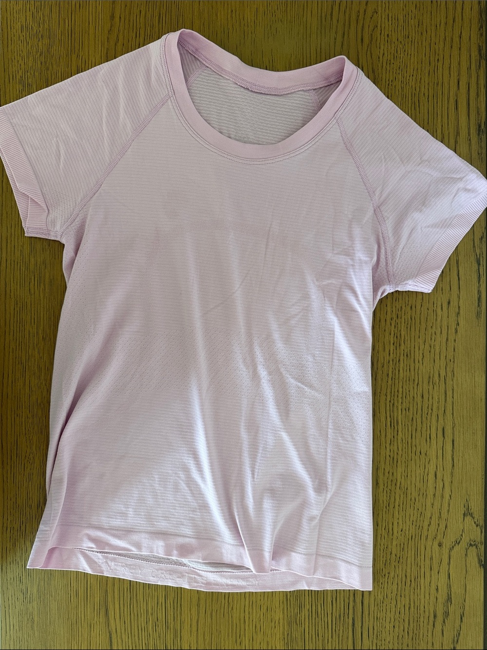 Lululemon workout shirt